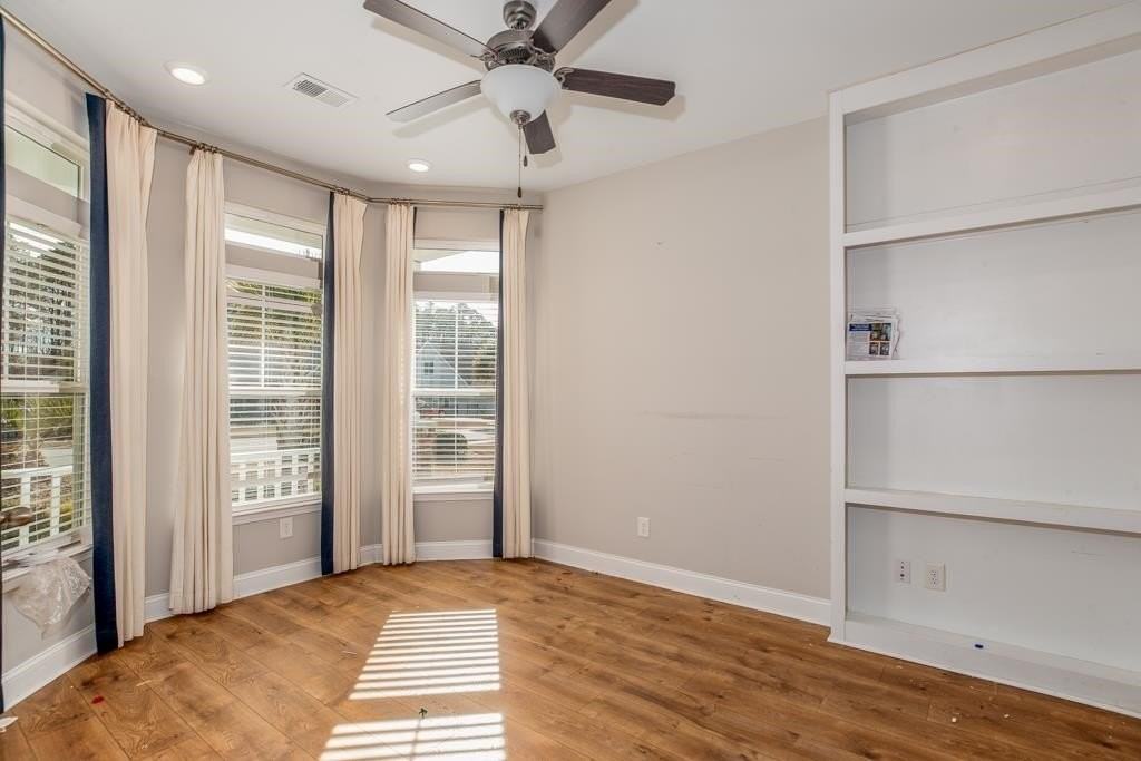 1208 Ficus Dr - Photo 3 of 39