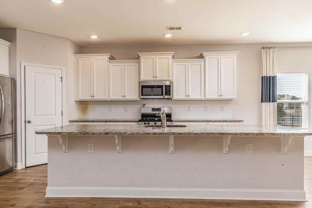 1208 Ficus Dr - Photo 5 of 39