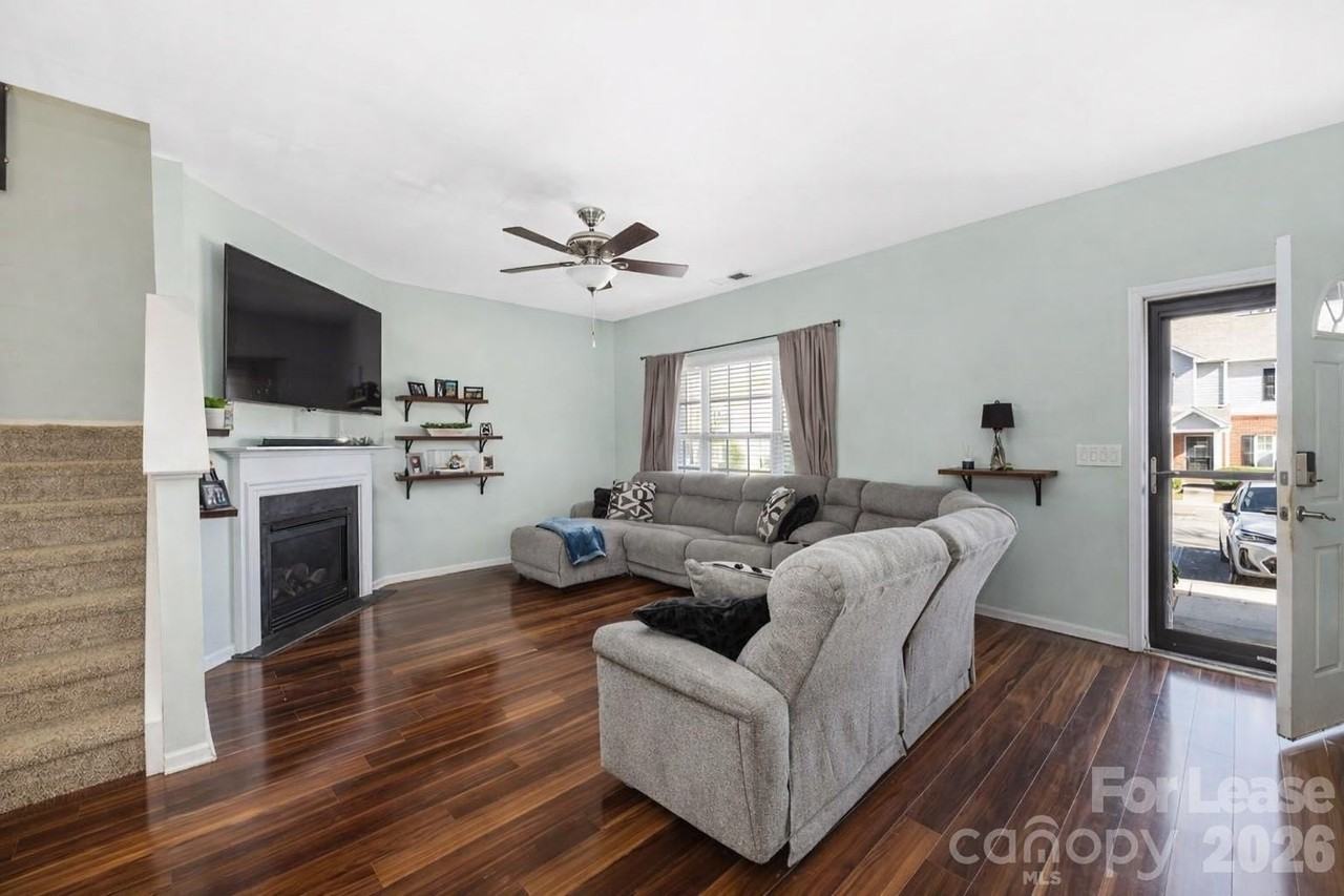 10563 Stoneacre Ct - Photo 3 of 24