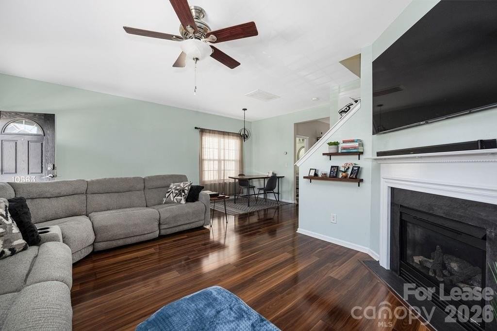 10563 Stoneacre Ct - Photo 4 of 24