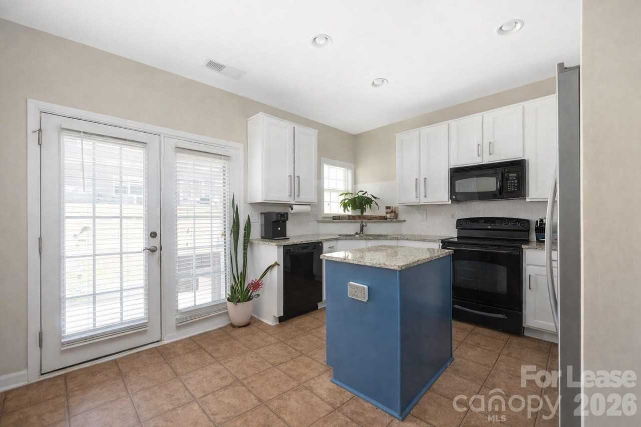 10563 Stoneacre Ct - Photo 7 of 24