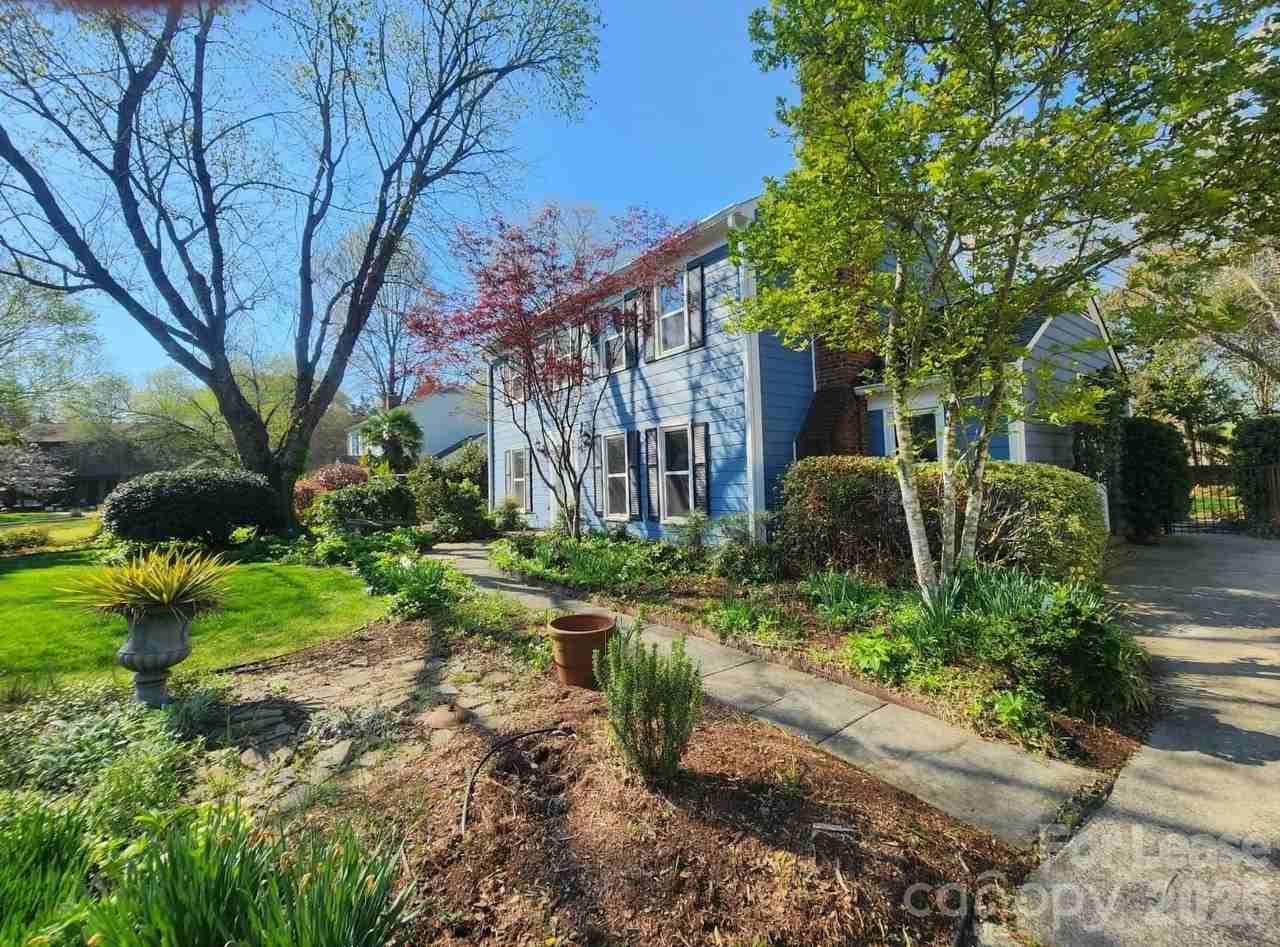 2015 Glouchester Cir - Photo 2 of 24