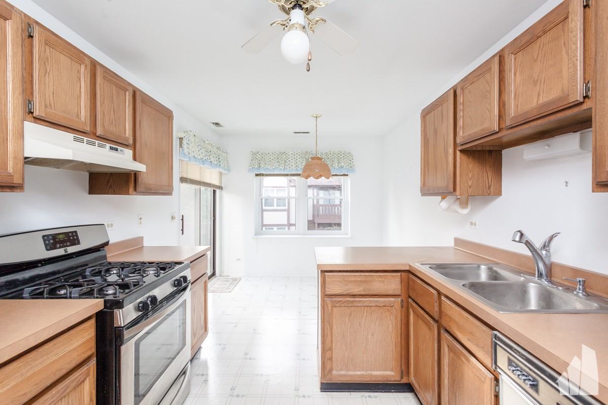 2630 Northampton Dr Apt A2 #A2 - Photo 4 of 27