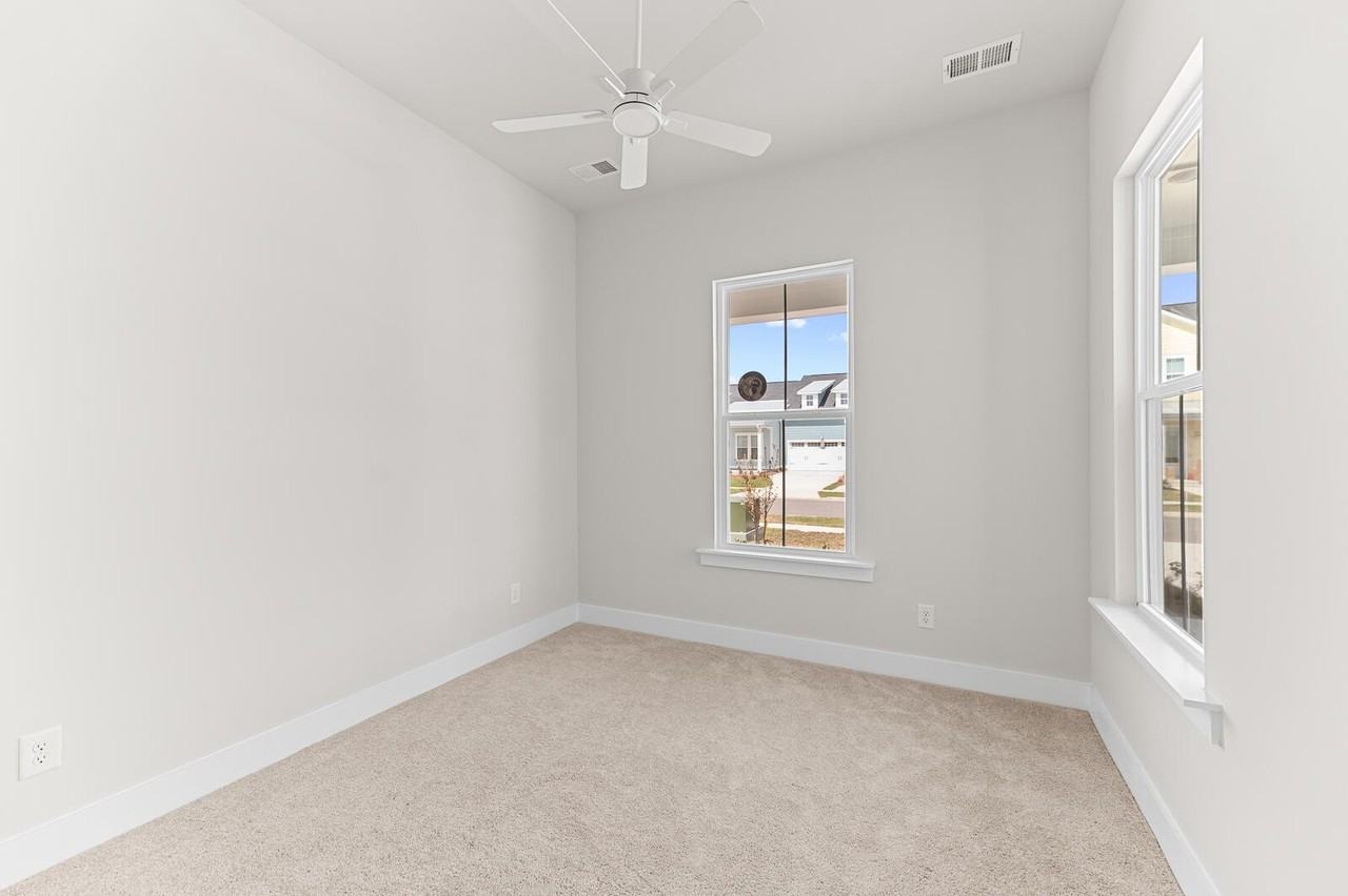 105 Bloomsbury St - Photo 6 of 39