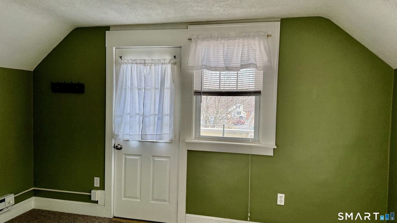 78 Rockwell Ave - Photo 2 of 10