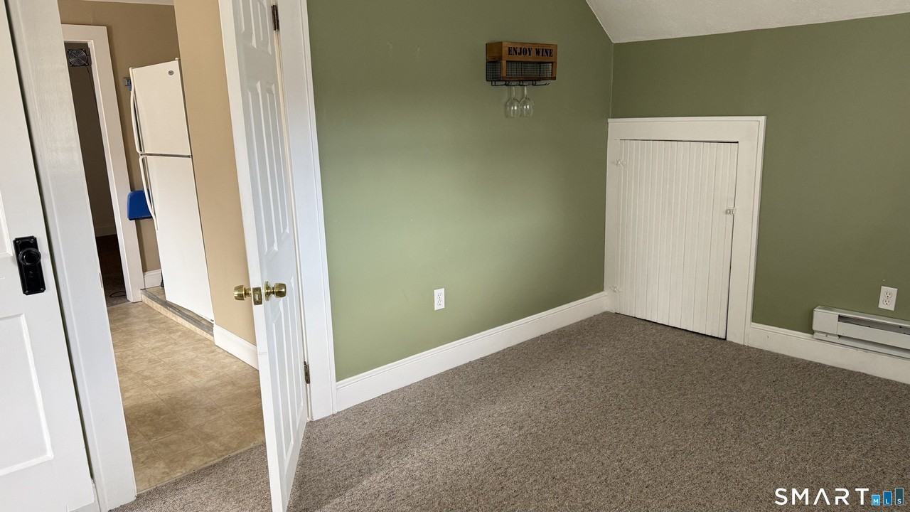 78 Rockwell Ave - Photo 4 of 10