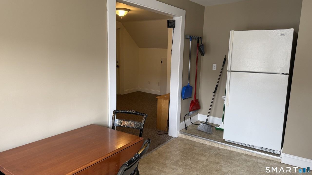 78 Rockwell Ave - Photo 6 of 10