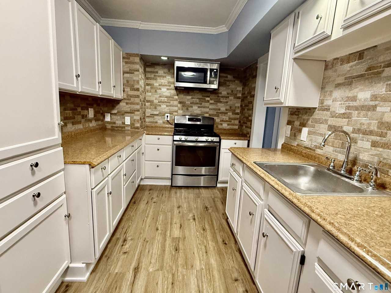 85 Avery St - Photo 2 of 40