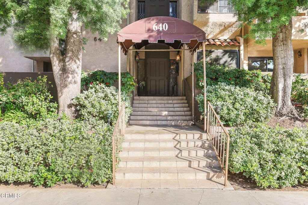 640 S Lake Ave - Photo 3 of 37