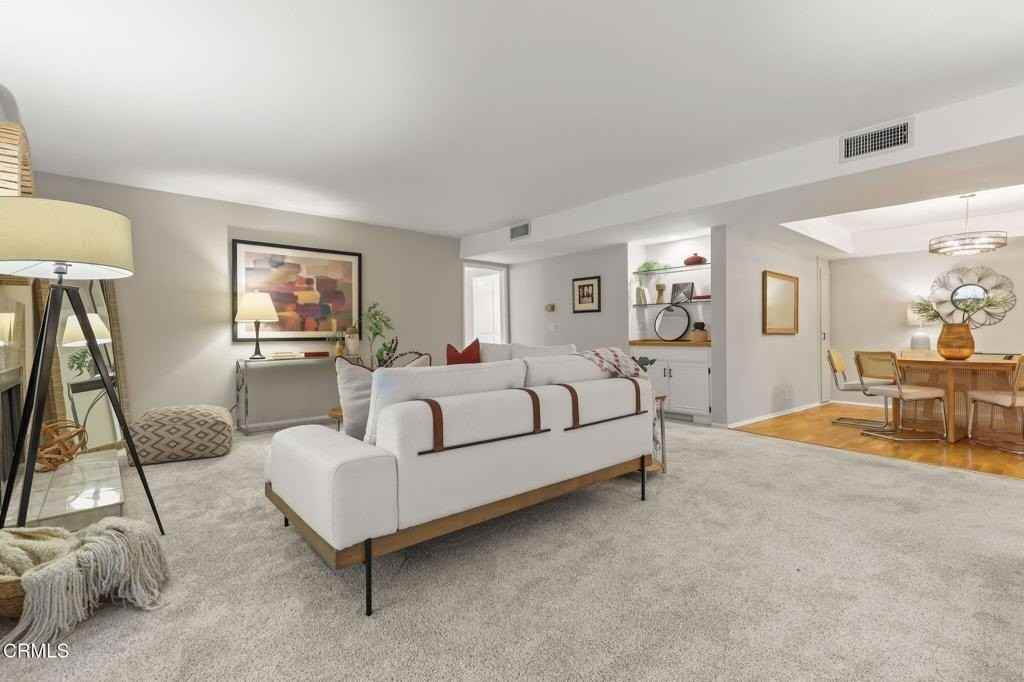 640 S Lake Ave - Photo 7 of 37