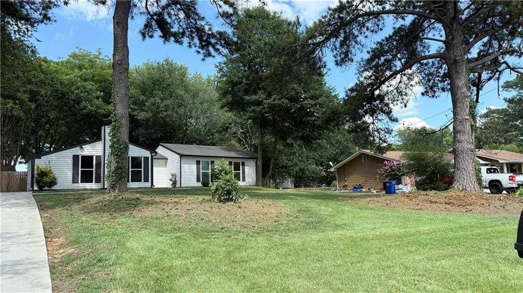 980 Hilltop Ct - Photo 4 of 31