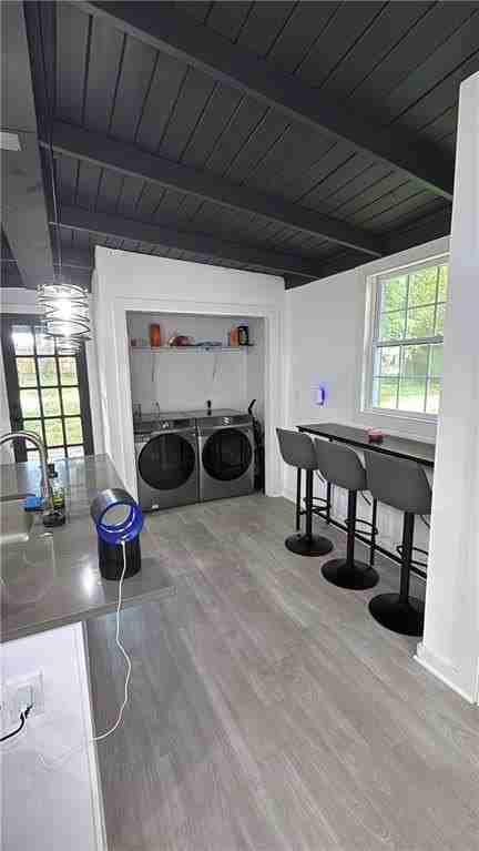 980 Hilltop Ct - Photo 6 of 31