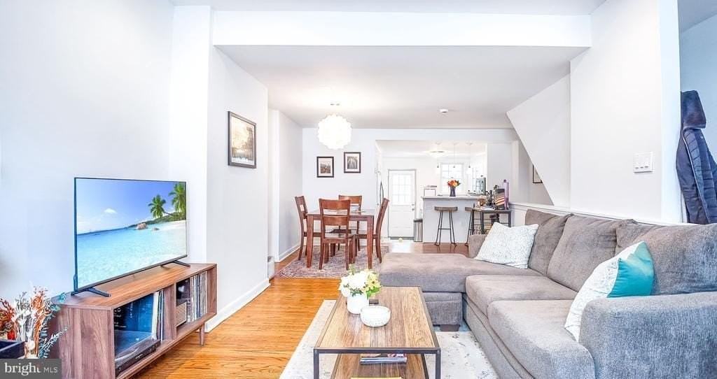 434 Catharine St - Photo 2 of 37