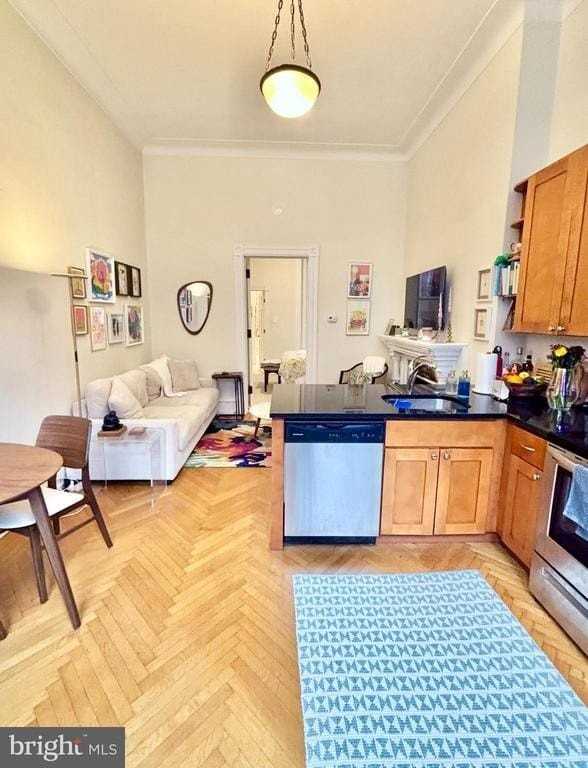 2126 Spruce St #1F - Photo 5 of 17