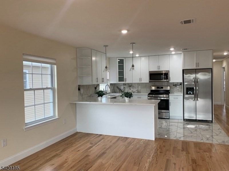 257 Dukes St - Photo 2 of 16