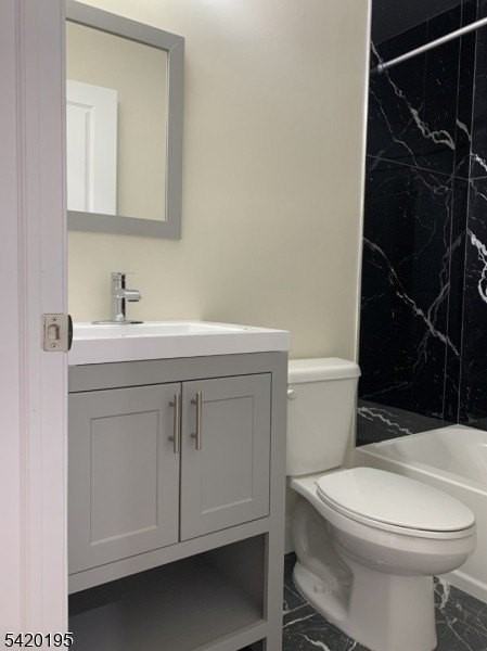 257 Dukes St - Photo 7 of 16