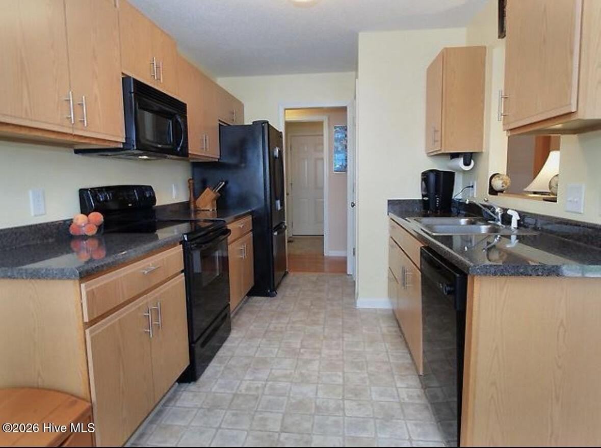 245 Woodgreen Dr - Photo 3 of 8