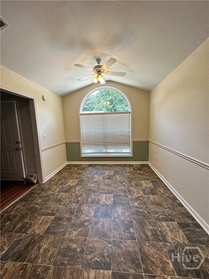 285 Tall Pine Ln - Photo 4 of 14