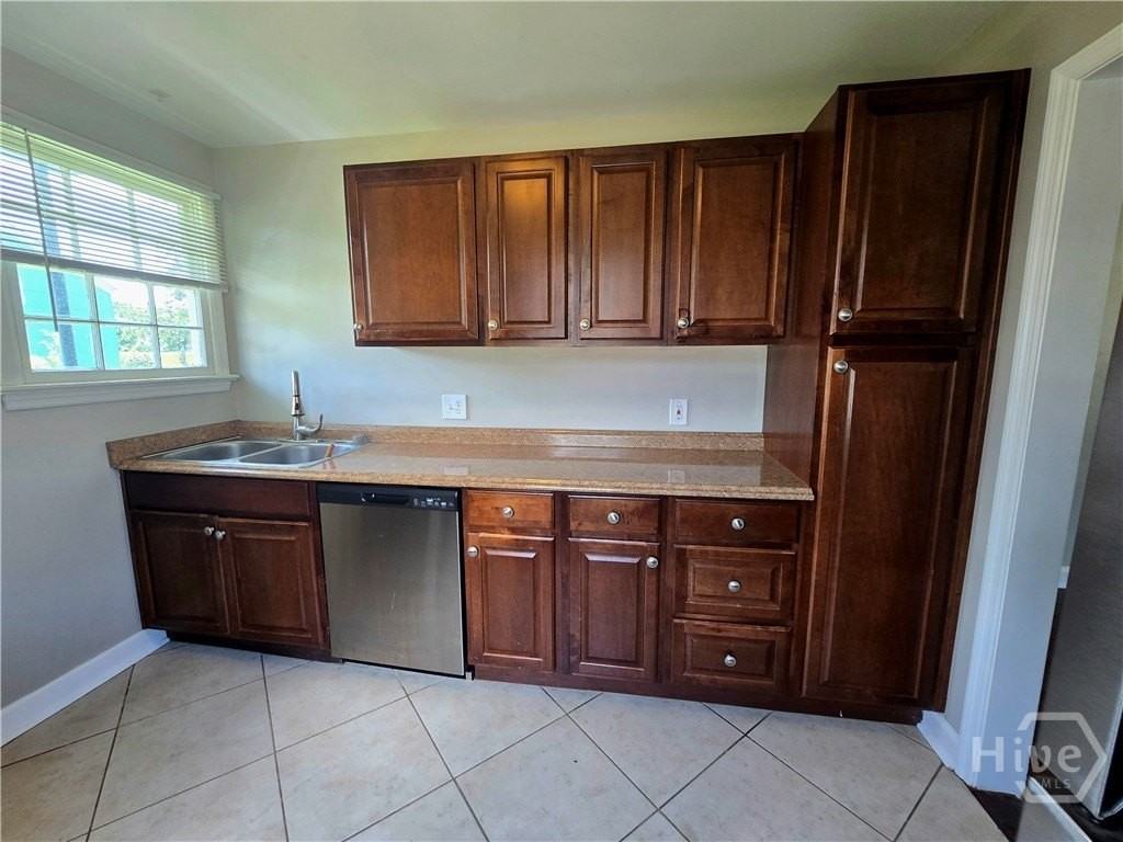 309 E 58th St - Photo 2 of 15