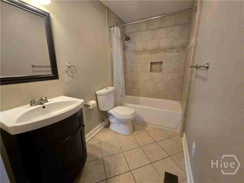 309 E 58th St - Photo 6 of 15