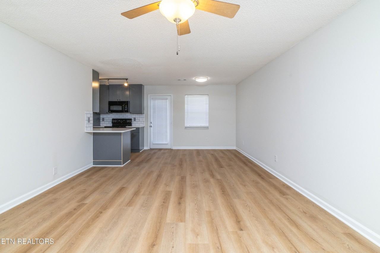 1035 Nod St - Photo 3 of 22