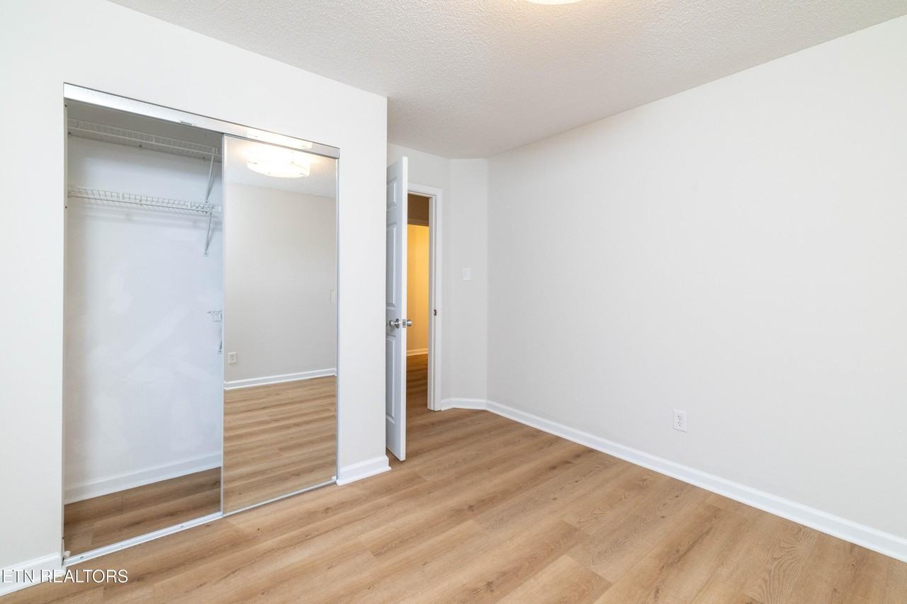 1035 Nod St - Photo 5 of 22