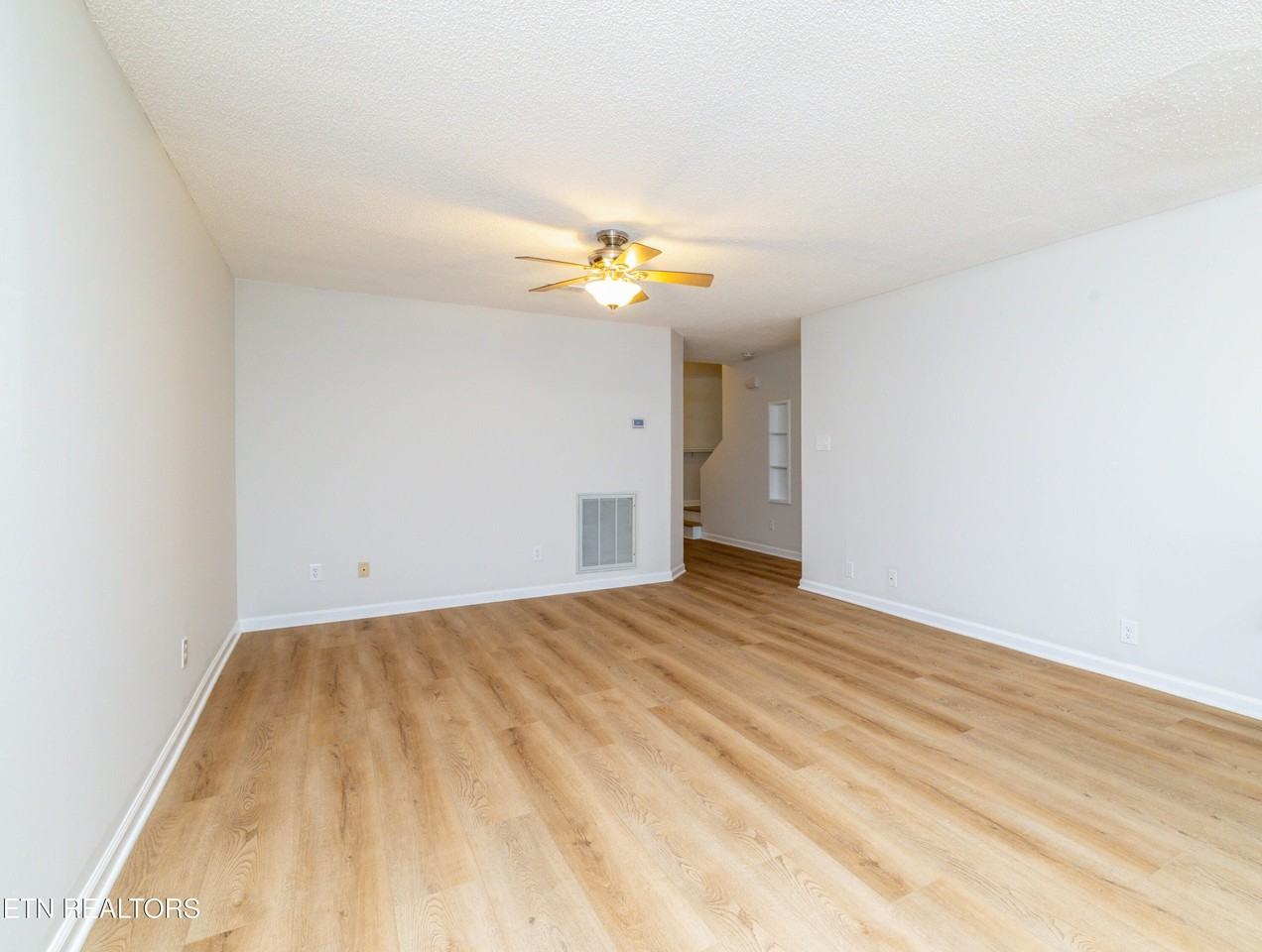 1035 Nod St - Photo 6 of 22