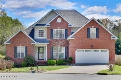 1100 Winterberry Ln - Photo 4 of 48