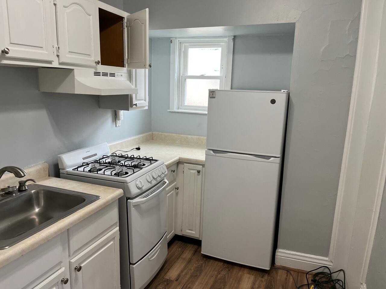 904 Tates Creek Rd - Photo 5 of 14