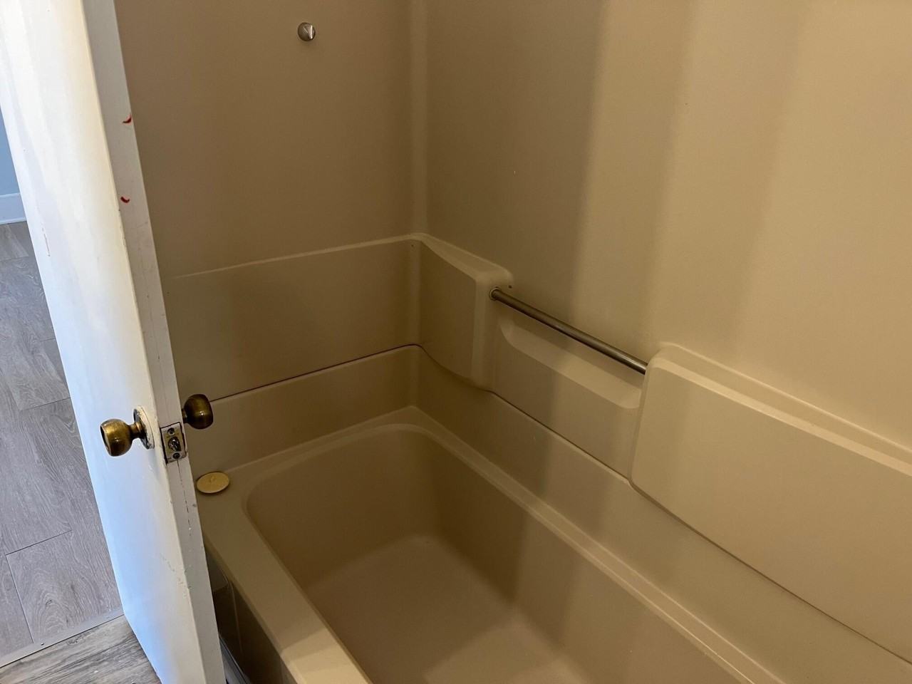 904 Tates Creek Rd - Photo 7 of 14