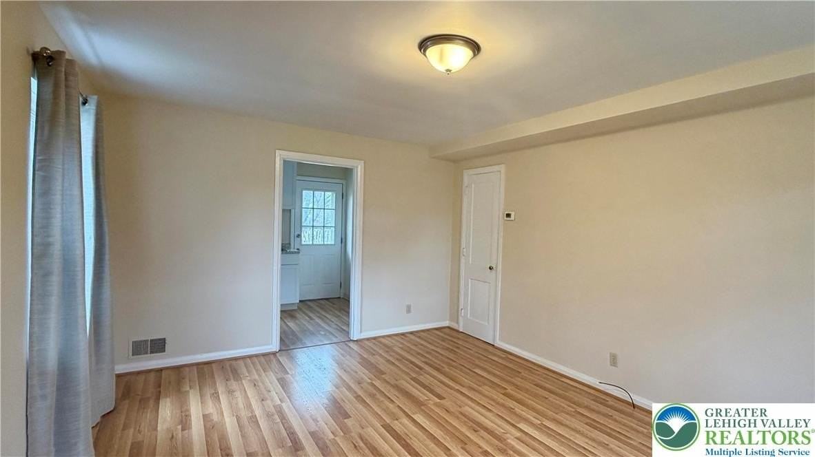 228 Palmer St - Photo 5 of 18