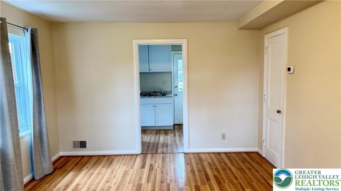 228 Palmer St - Photo 6 of 18