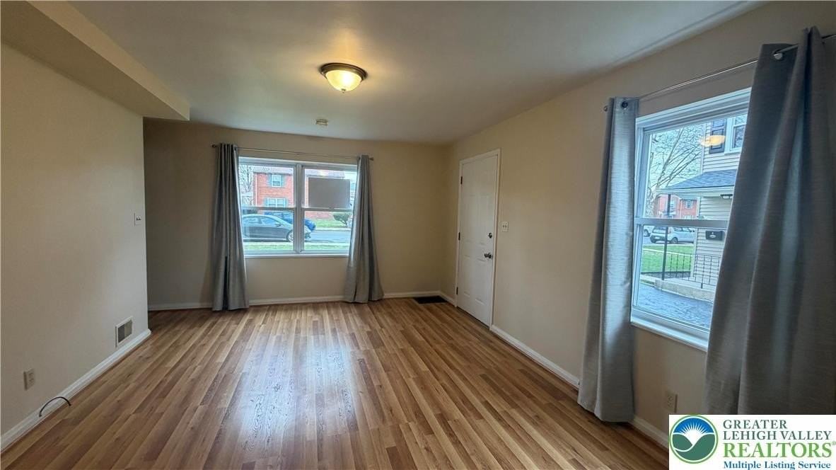 228 Palmer St - Photo 7 of 18