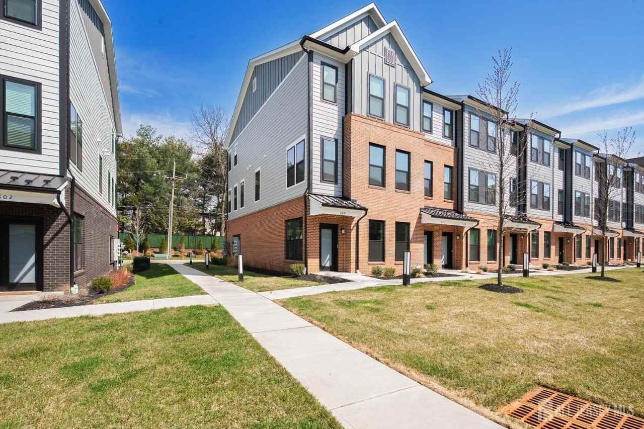 628 Sadie Cir - Photo 3 of 26