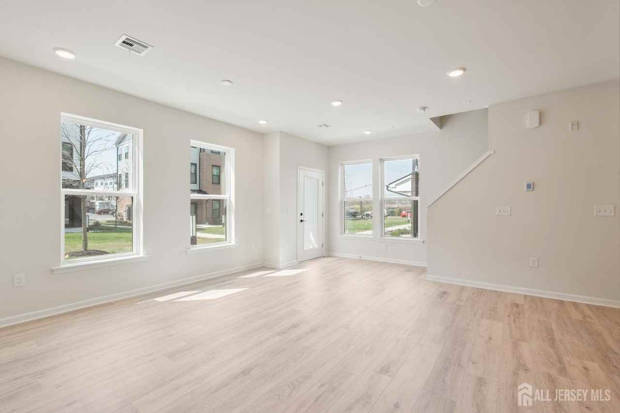 628 Sadie Cir - Photo 5 of 26