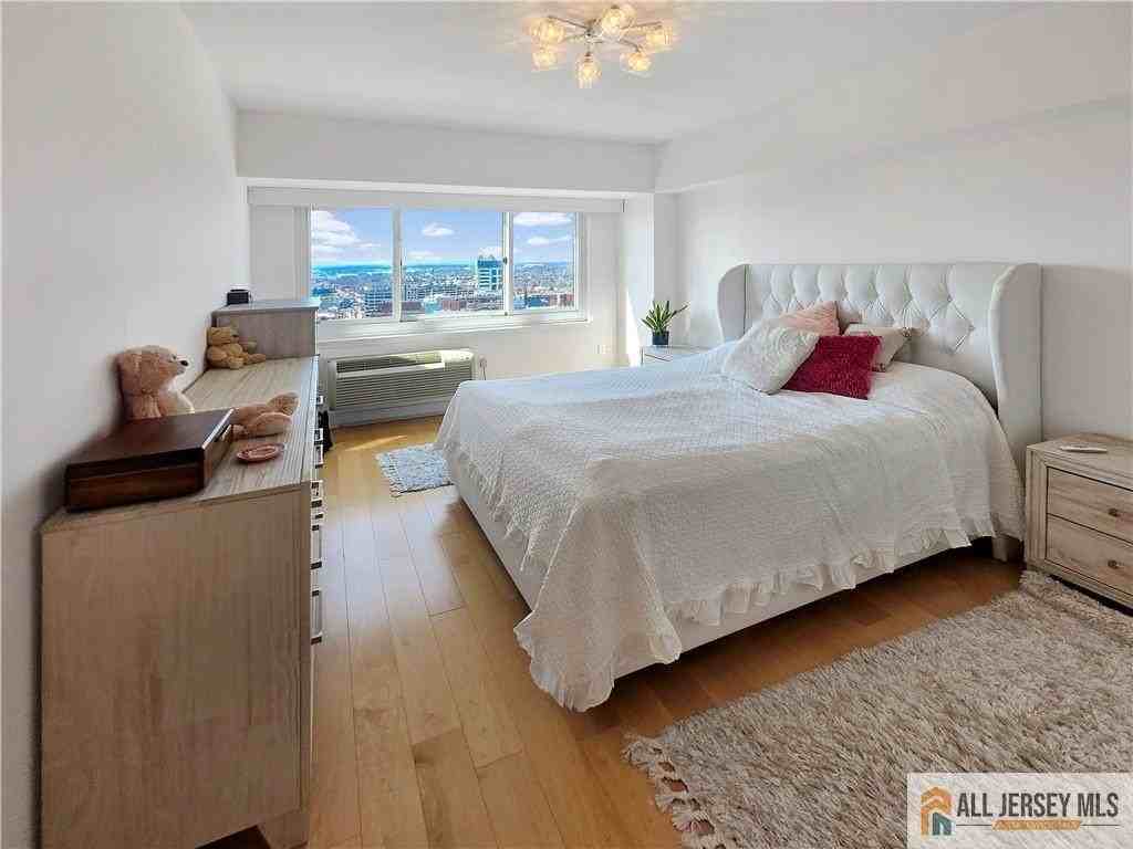 110 Somerset Street #2209 - Photo 5 of 8