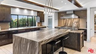 7801 Hillside Ave - Photo 6 of 8