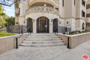 featured image of 850 N Croft Ave #203