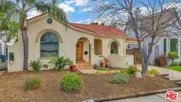 featured image of 6131 W 5th St