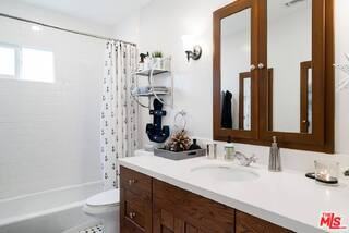 1350 N Stanley Ave - Photo 3 of 7