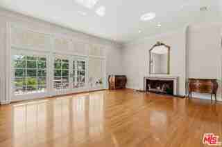 510 Toyopa Dr - Photo 2 of 8