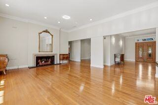 510 Toyopa Dr - Photo 3 of 8