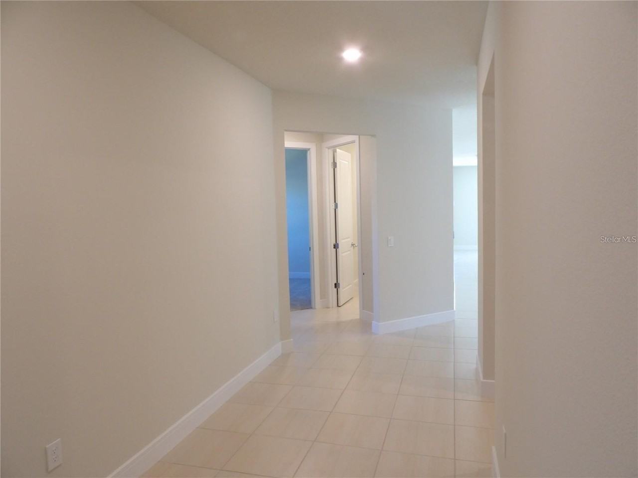 17469 Back Bay Ct - Photo 2 of 44