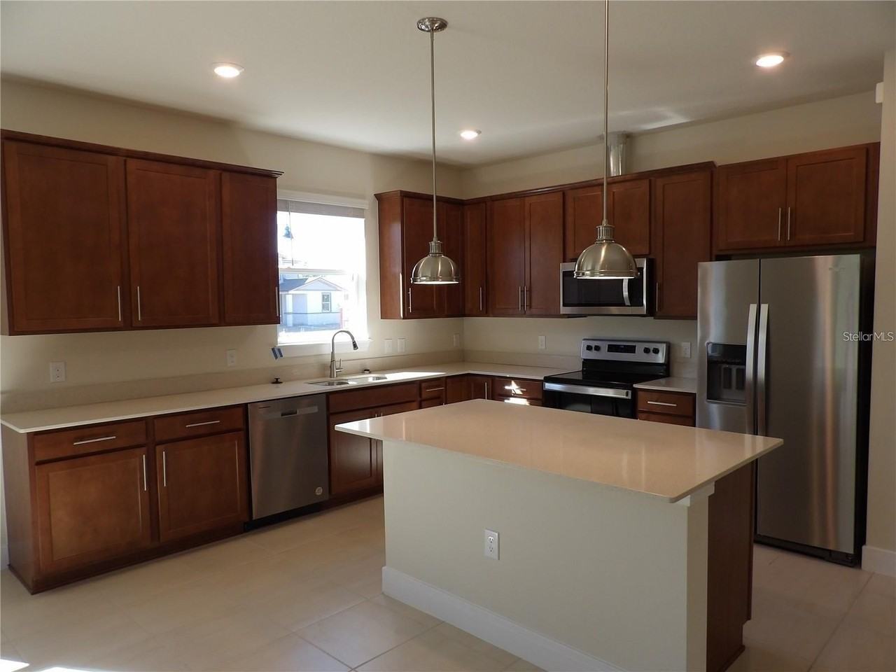 17469 Back Bay Ct - Photo 3 of 44