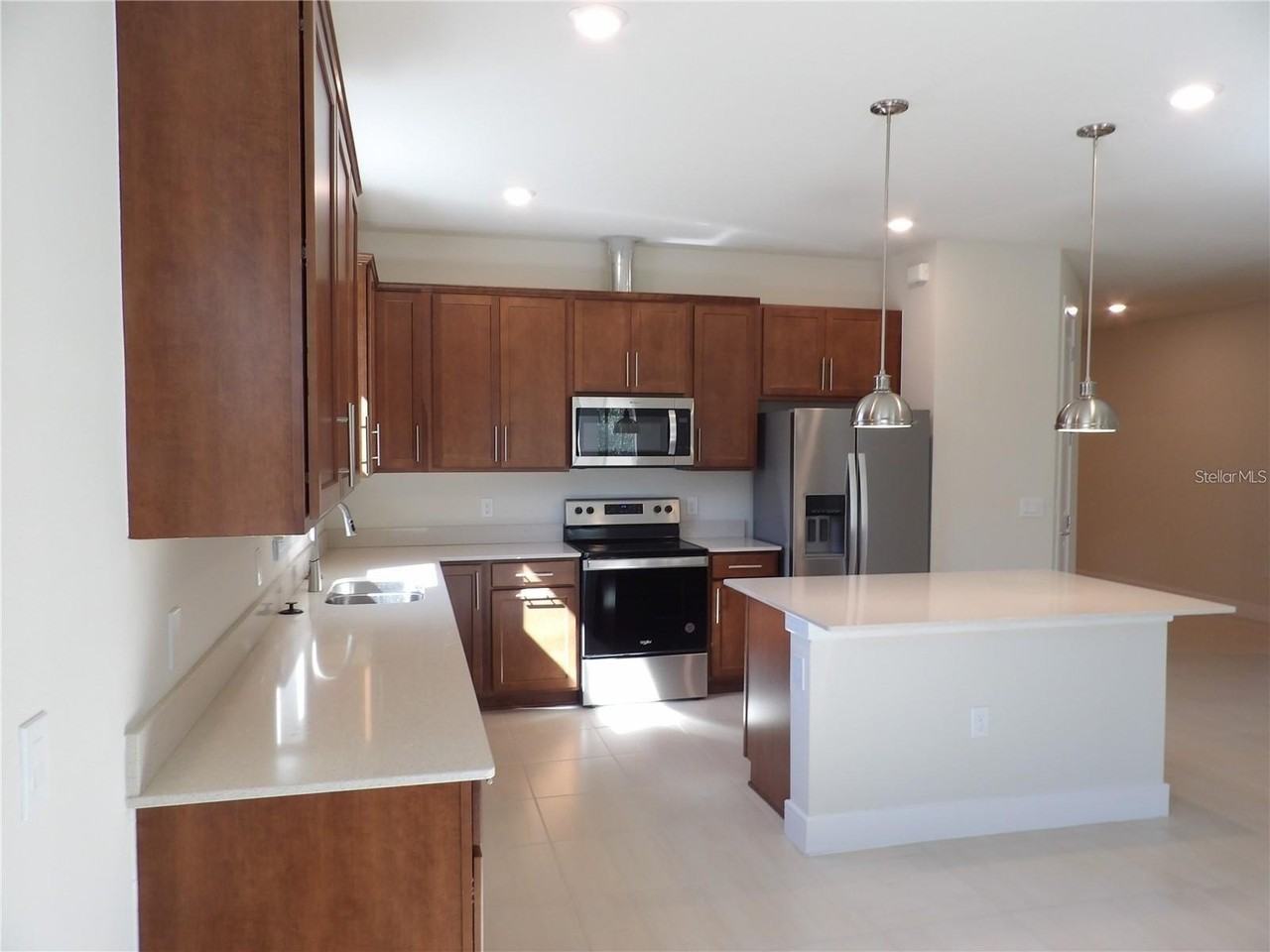 17469 Back Bay Ct - Photo 5 of 44