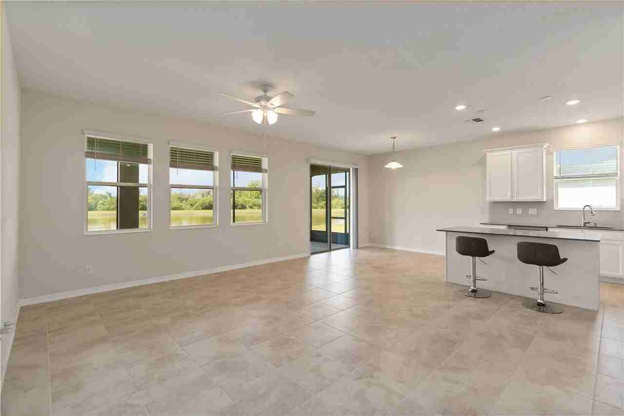 1651 Chatsworth Cir - Photo 5 of 37