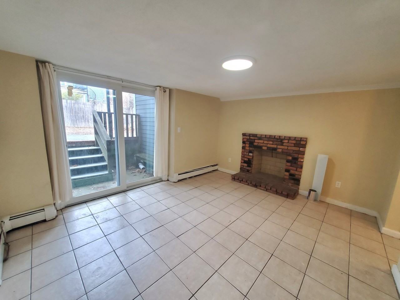 23 Suffolk St #1 - Photo 3 of 8