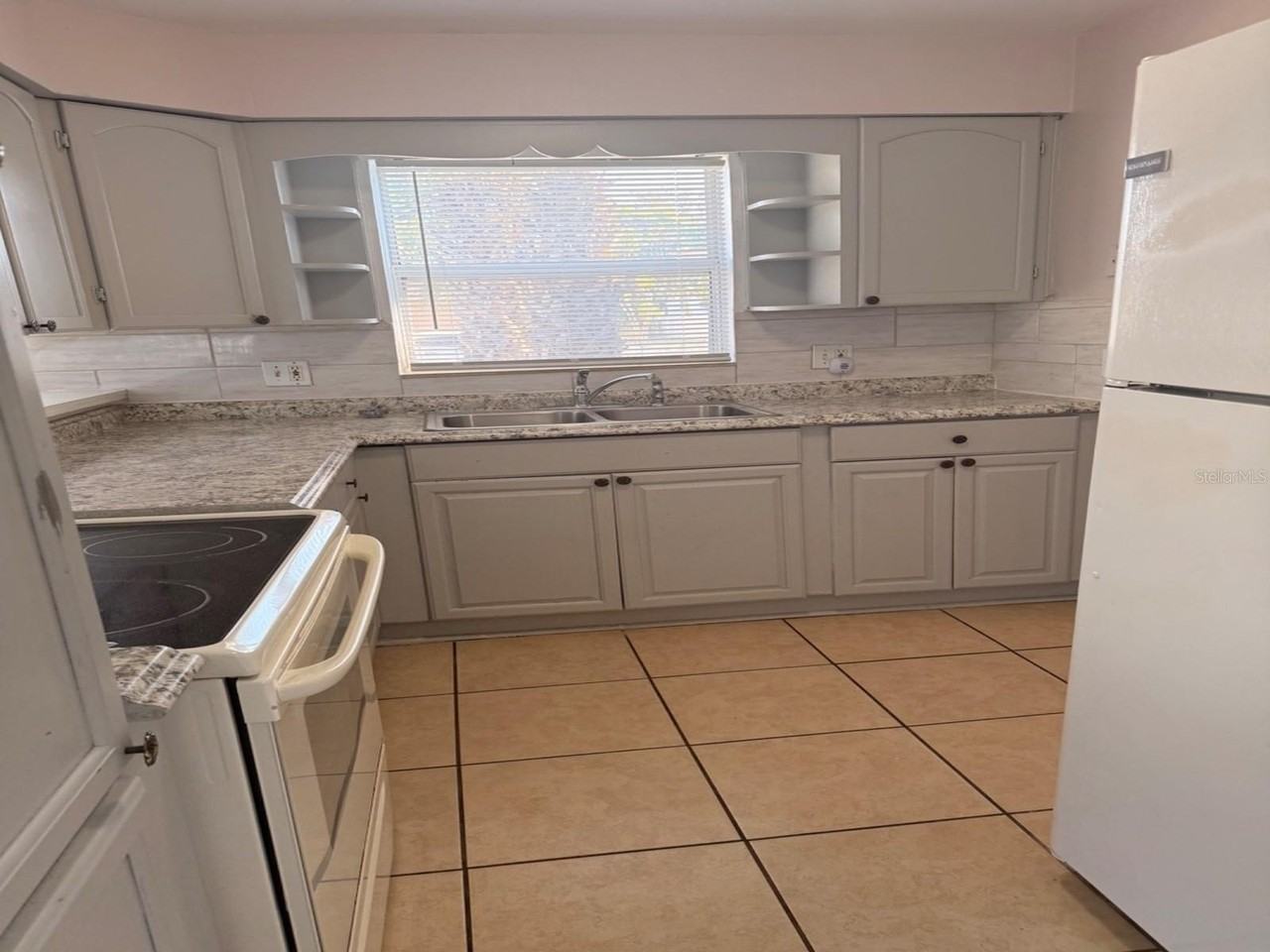 1327 43rd St S - Photo 4 of 10