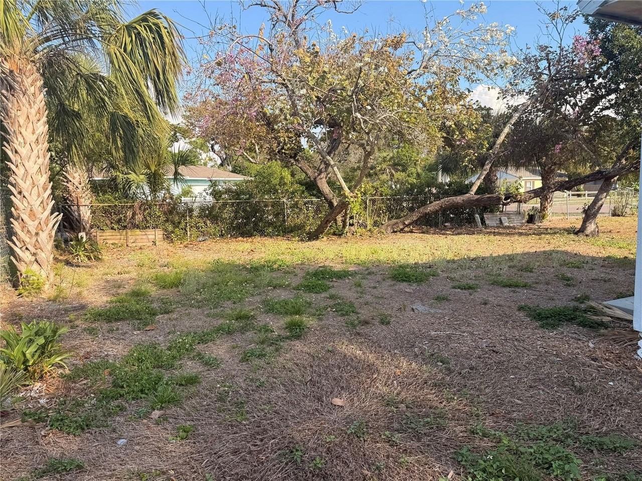 1327 43rd St S - Photo 6 of 10