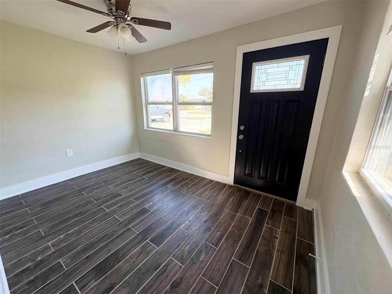 736 86th Ave N - Photo 2 of 30